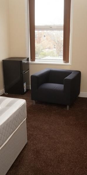 1 bedroom in a house share to rent - Photo 1