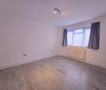 3 bedroom ground floor maisonette to rent - Photo 4