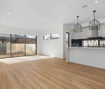 Modern and Stylish Townhouse - Photo 4