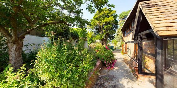 3 bedroom detached house to rent - Photo 3