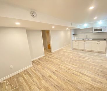 For Lease - 20 Britannia Avenue, Bradford West Gwillimbury, Ontario - Photo 2