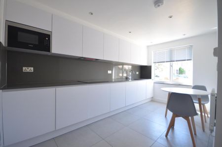 1 bedroom in a house share to rent - Photo 3