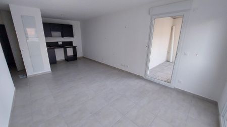 location Appartement T2 DE 43.53m² À CLUSES - Photo 5