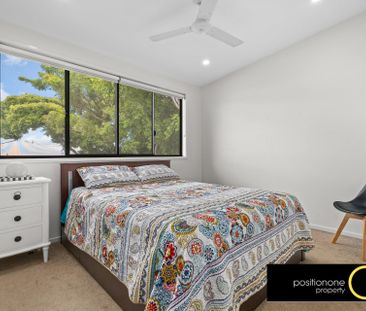 Modern 3-Level Townhouse in Boutique Complex - Photo 4