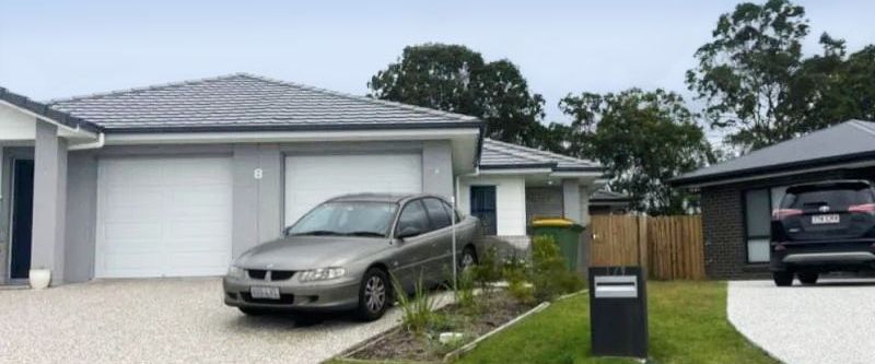 Modern Family Living in the Heart of Pimpama! - Photo 1