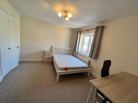 5 bedroom terraced house to rent - Photo 2