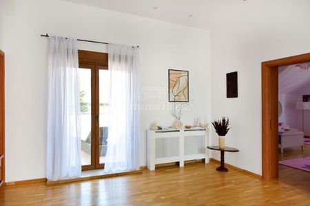 Beautiful Four-Bedroom Home with Lawn and Big Terrace - BSB - Photo 3