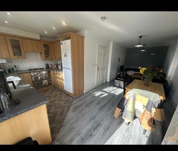 Room in a Shared House, Denison Road, M14 - Photo 1