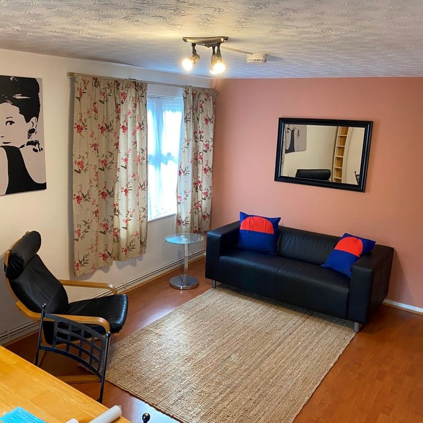 2 Bed Flat, Barker Drive, NW1 - Photo 1