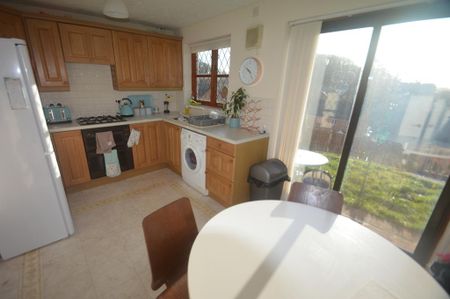 2 bedroom semi-detached house to rent - Photo 4