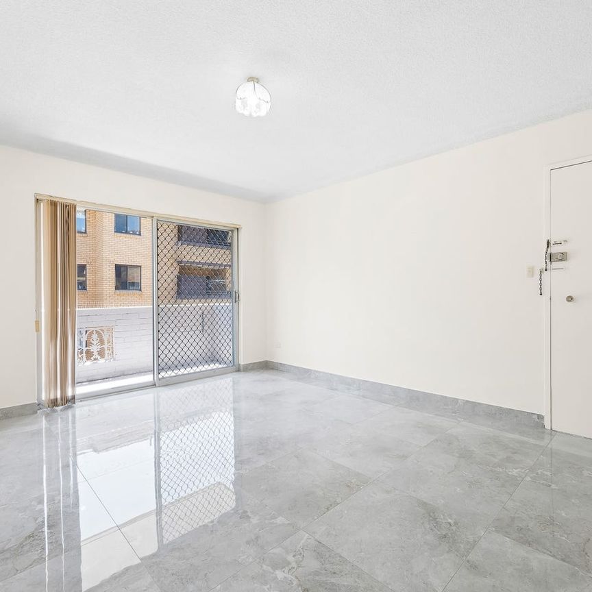 Well Presented 2 Bedroom Unit, Located in Fairfield! - Photo 1