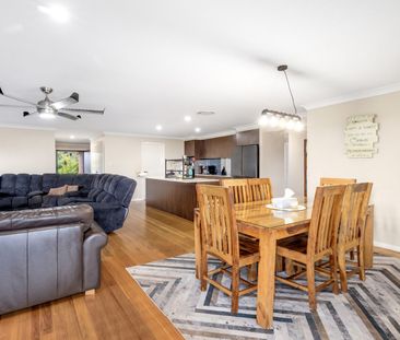 Impressive Innes Lake Home - Photo 3