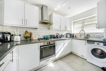 3 bedroom terraced house to rent - Photo 2