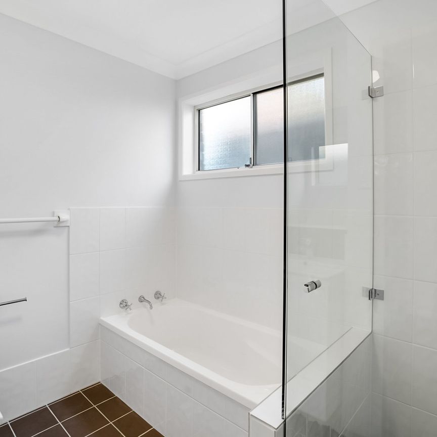 Meticulously Renovated Open Plan Villa - Photo 1