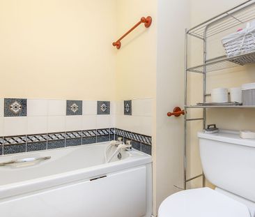 2 bedroom apartment to rent - Photo 6
