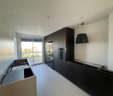 Location Appartement 2 pièces 71m² MARSEILLE 8ème - Photo 1