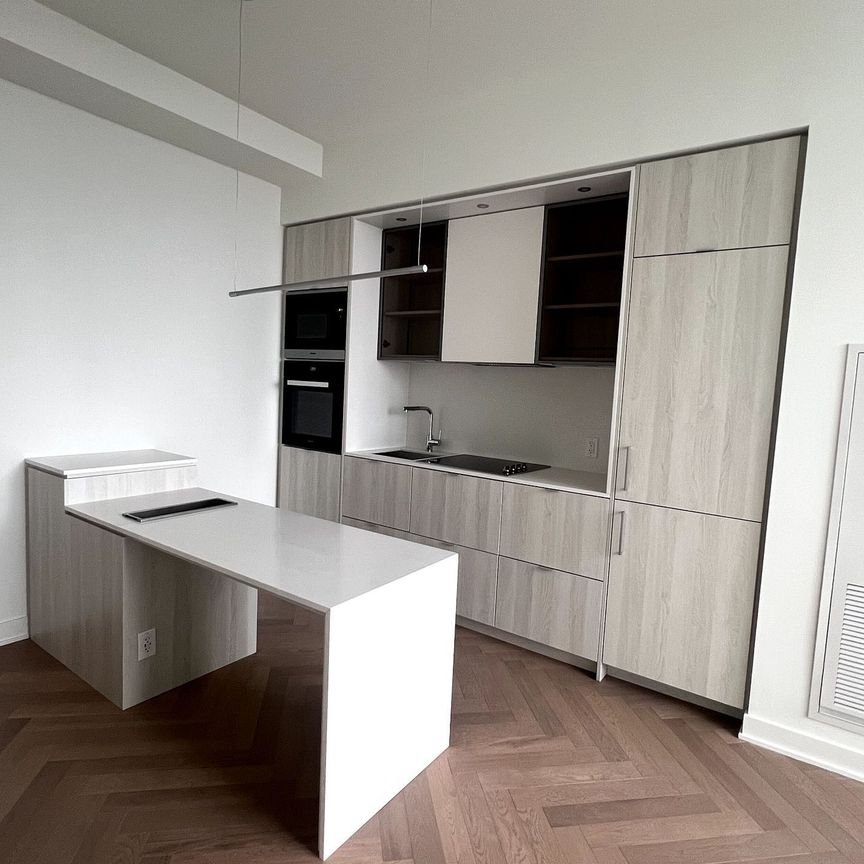 For Lease - 11 Yorkville Avenue Unit# 2901, Toronto, Ontario - Photo 1