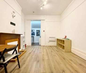 1 Bed Flat, Queen Elizabeths Walk, N16 - Photo 2