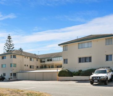 Fully-furnished Studio in Cottesloe - Photo 4