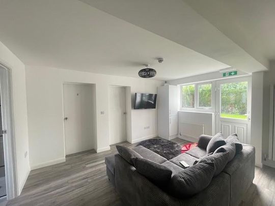 1 bedroom semi-detached house to rent - Photo 1