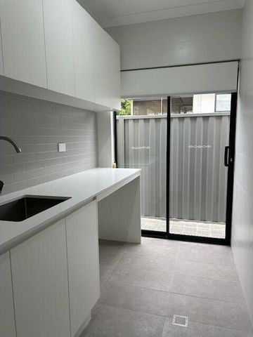 Bassendean - Photo 5