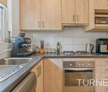 Conveniently located 2 bedroom homette situated at the rear of a sm... - Photo 3