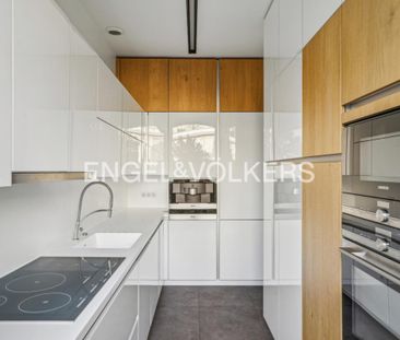Location Appartement 6 pièces 204m² PARIS 16 75116 - Photo 5
