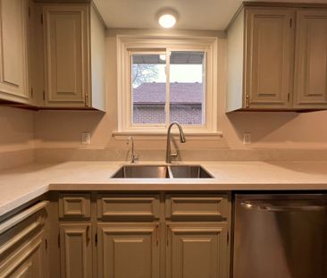 For Lease - 3195 Valmarie Avenue, Mississauga, Ontario - Photo 5