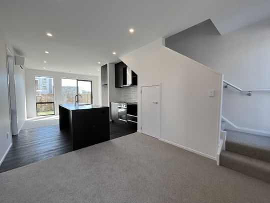 BRAND NEW - KAPITI TOWNHOUSE - Photo 1