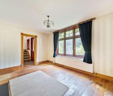 Woking, Surrey, GU22 - Photo 2