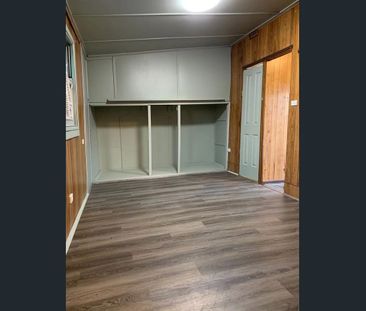 1 Bedroom Bungalow with its own kitchen and bathroom - Photo 4