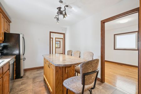 For Lease - 664 Scarlett Road, Toronto, Ontario - Photo 3