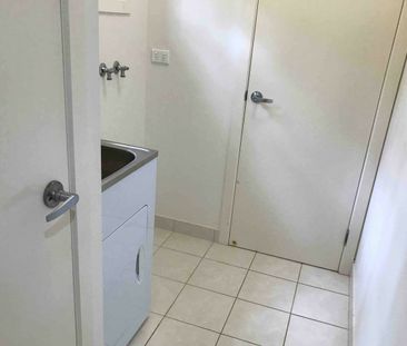 Lovely Modern, Fully Fenced 2 Bedroom Cottage in Peaceful Lau Stree... - Photo 3