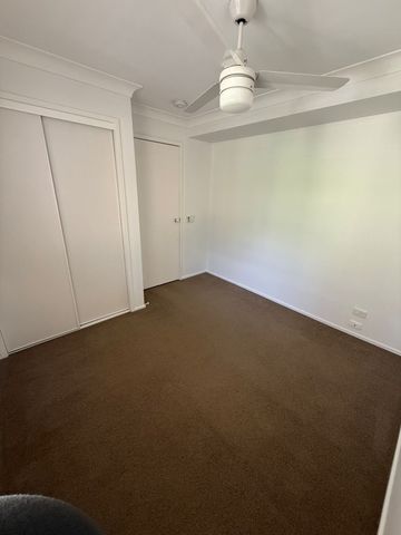 Central, Quite & Secure - Ready to Move In Now - Photo 4