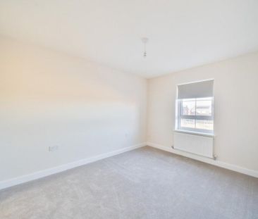 4 bedroom detached house to rent - Photo 3