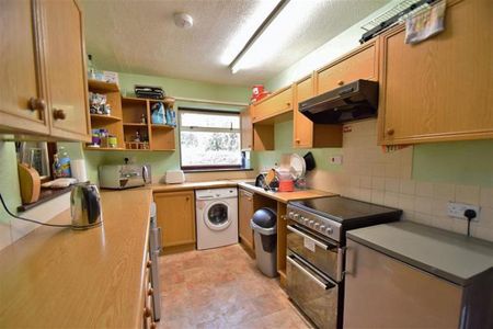 3 bedroom semi-detached house to rent - Photo 4