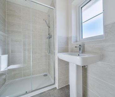 Ilex Drive, Fiddington Fields, Tewkesbury, Gloucestershire - Photo 4