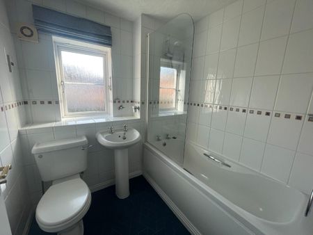 St. Peters Way, Stratford-upon-Avon - Photo 2