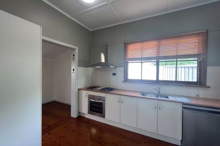 Full of Charm - Photo 3