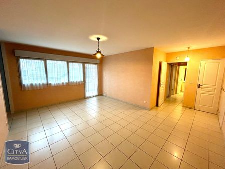 Location Appartement 3 pièces 56m² BOURG EN BRESSE 01000 - Photo 2