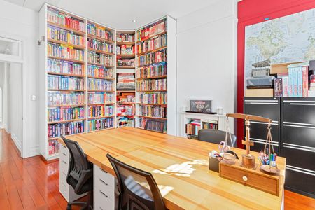 Bright & spacious entertainer’s oasis in the heart of Newtown (Access via Gentle Lane) - Photo 2