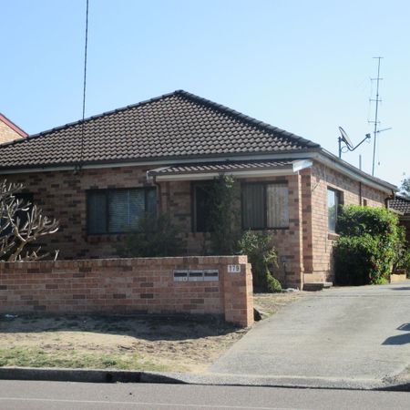 RENOVATED FLAT IN ETTALONG - Photo 4