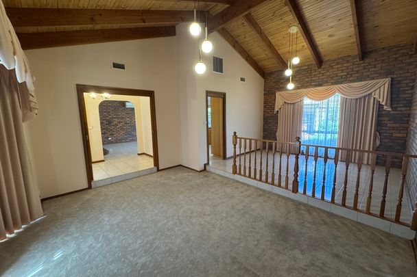 3 BEDROOM HOME + STUDY! - Photo 1