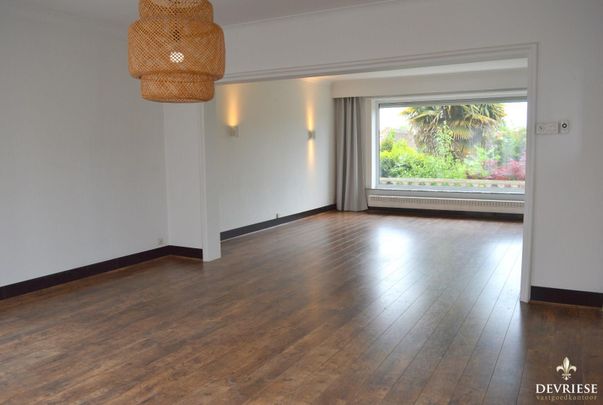 Ruime woning met garage, tuin en 3 slaapkamers in Kortrijk - Photo 1