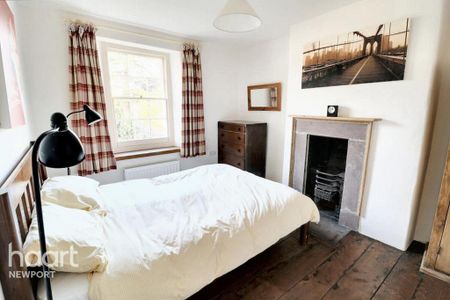 2 bedroom character property to rent - Photo 4