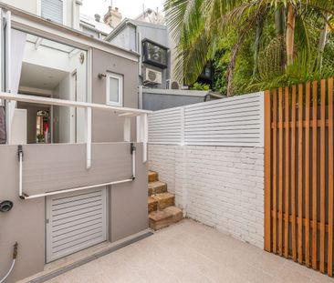 Renovated terrace in well-regarded residential pocket - Photo 2