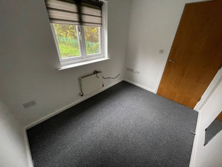 Langbourne Close Radcliffe Manchester Lancashire - Photo 4