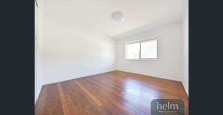 A spacious Two bedrooms property like this doesn't come around often! - Photo 3