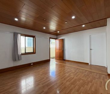 Updated 4 Bedroom Family Home, in a Prime Location! - Photo 3