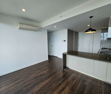 326/70 Batesford Road, Chadstone VIC 3148 - Apartment For Rent | Do... - Photo 5